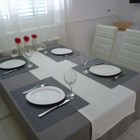 Irina Apartment *